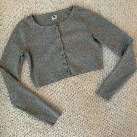 Aritzia Sunday Best Cropped Grey Button Up Cardigan Sweater Top Long Sleeve - Picture 1 of 6